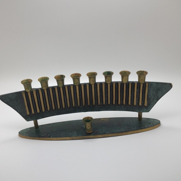 Dayagi VTG  Beautiful Solid Brass Beautiful Menorah Chanukkah. Made in Israel - Picture 1 of 14